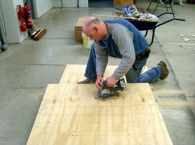 Стол из фанеры - фото 3