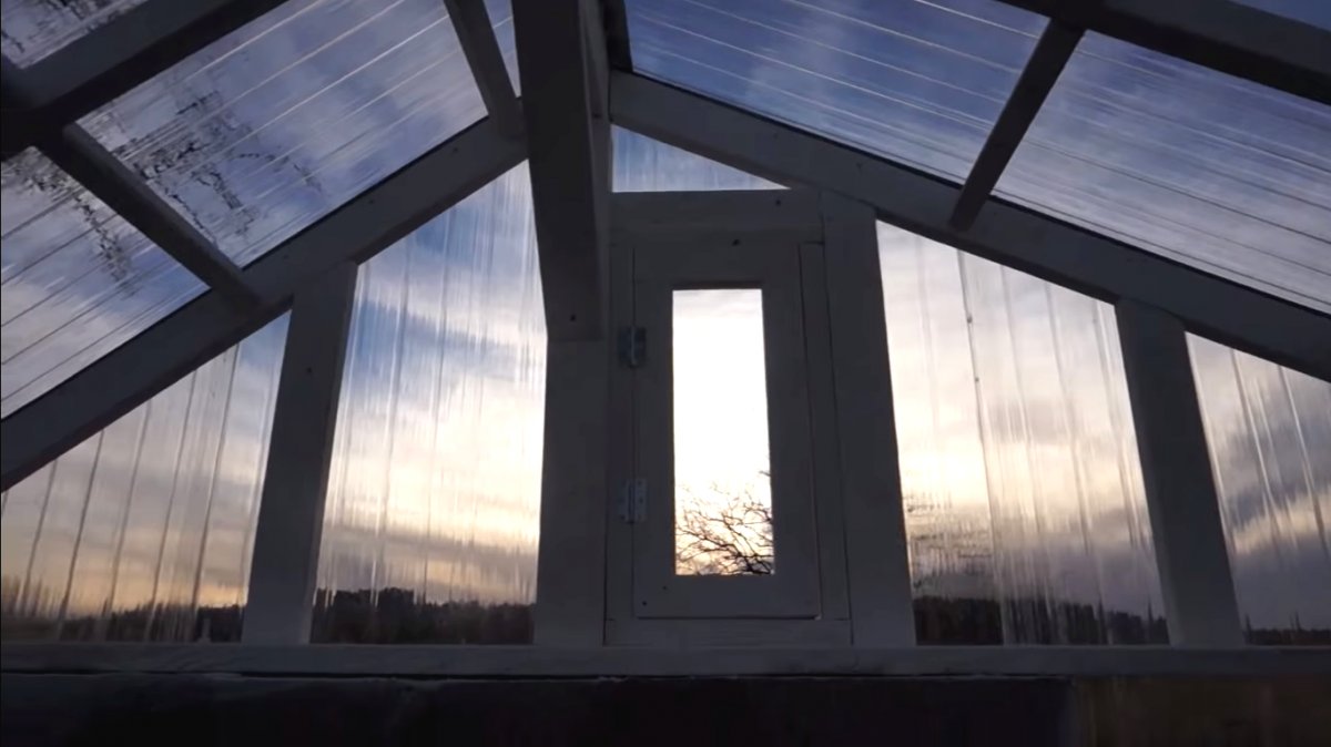 Подземная теплица из профилированного поликарбоната - фото 13