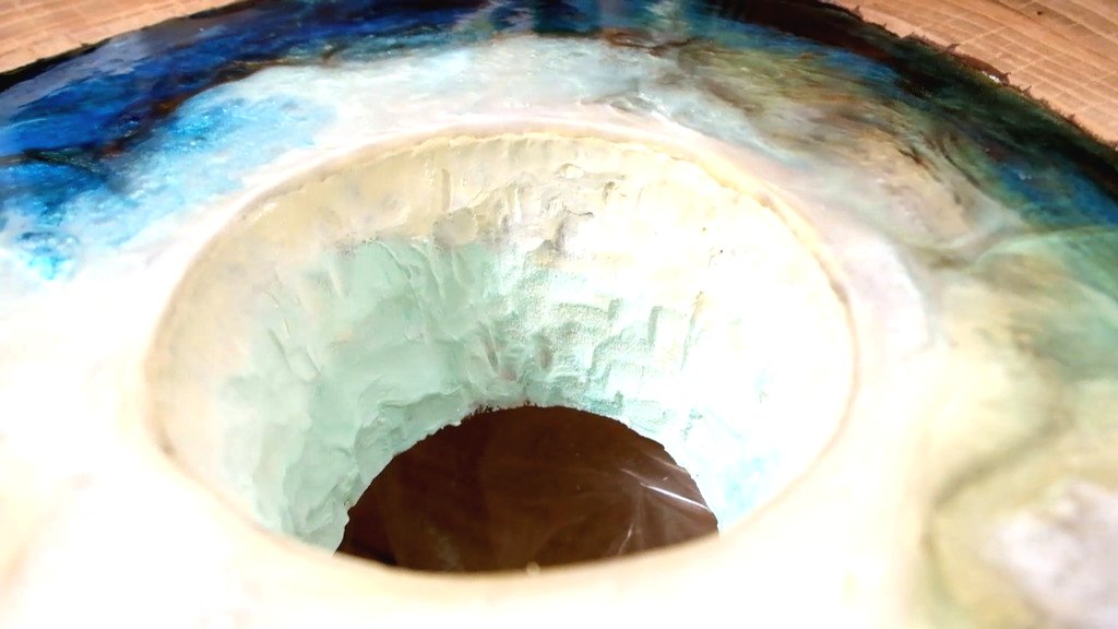 Стол из эпоксидной смолы и дерева своими руками - фото 12