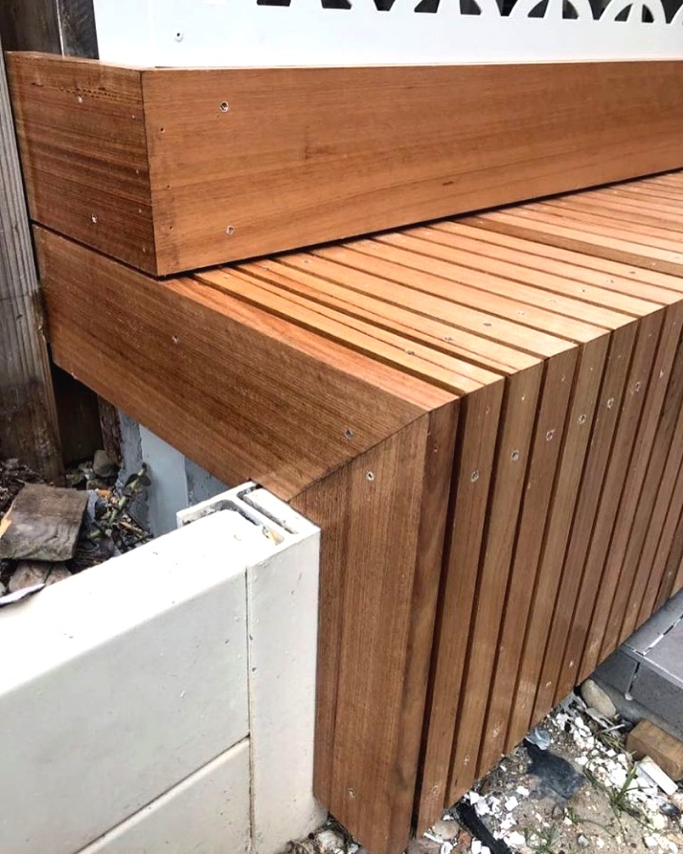 Необычное ограждение между забором и домом - фото 4