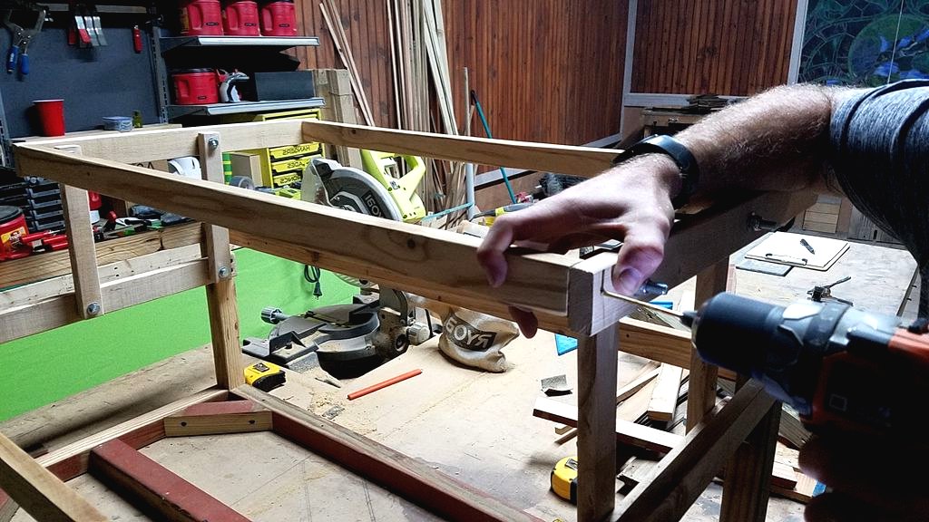 Оригинальный журнальный стол - фото 7