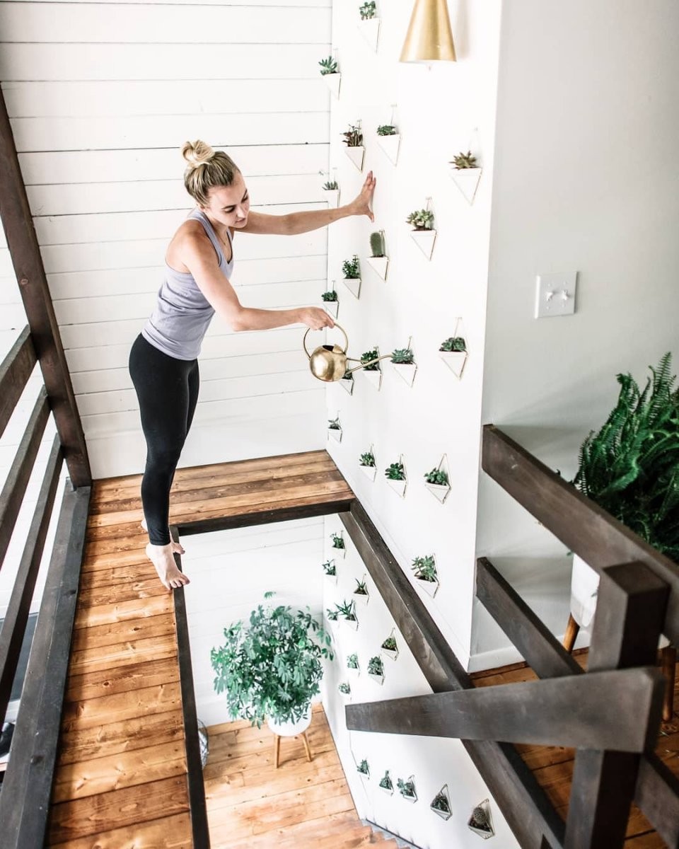 Двухэтажный дом с большими окнами - фото 7