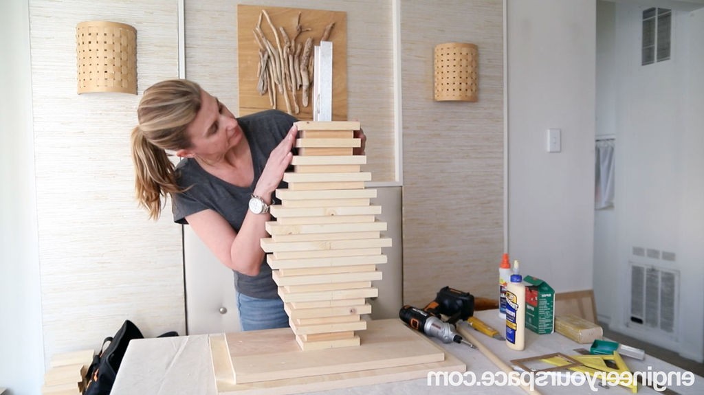 Необычный маленький столик - фото 4