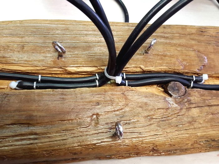 Интересная подвесная лампа из дерева - фото 6