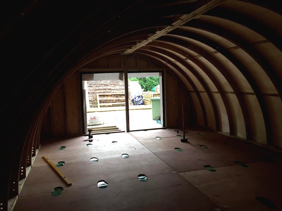 Деревянный дом полукруглой формы - фото 8