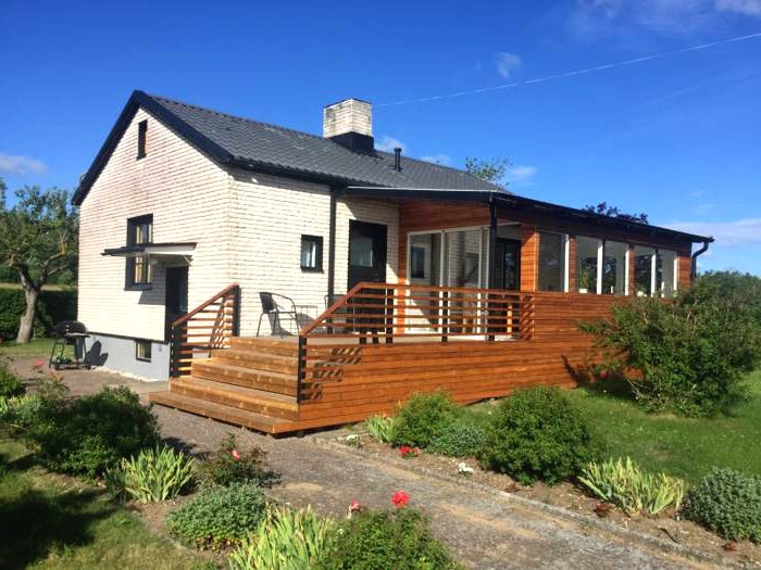 Закрытая веранда у дома - фото 21