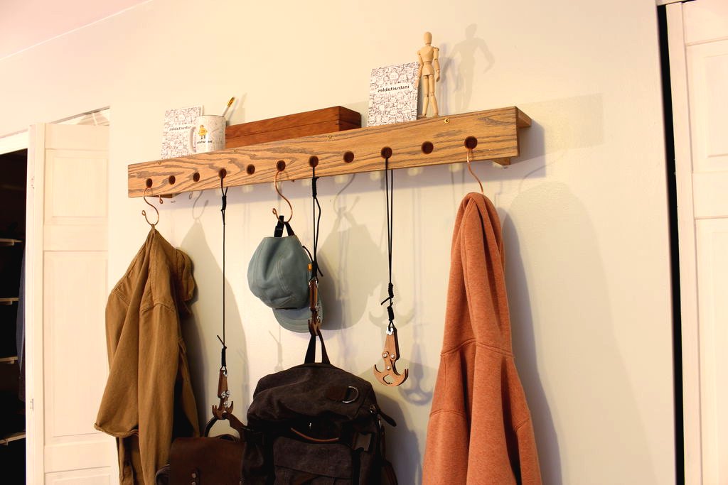 Настенная полка с крючками - фото 3