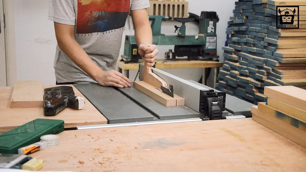 Современное кресло из дерева - фото 4