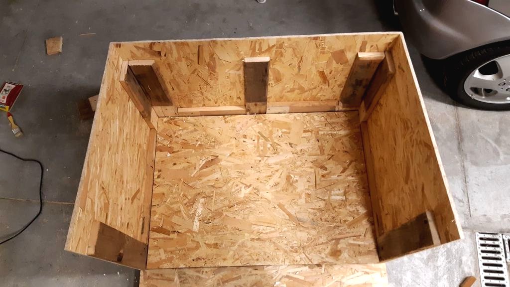 Будка из дерева - фото 5