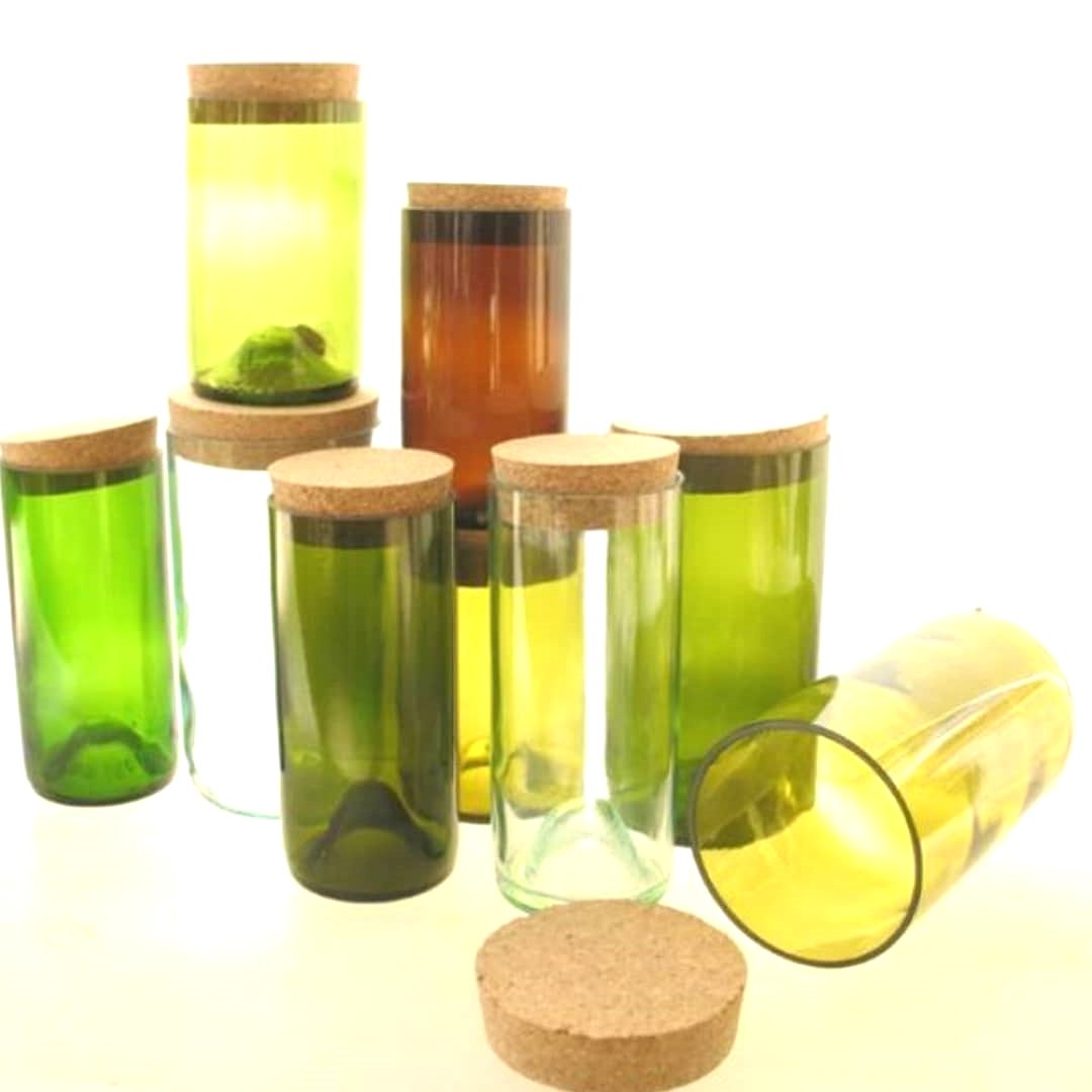 Что можно сделать из стеклянных бутылок своими руками - фото 10