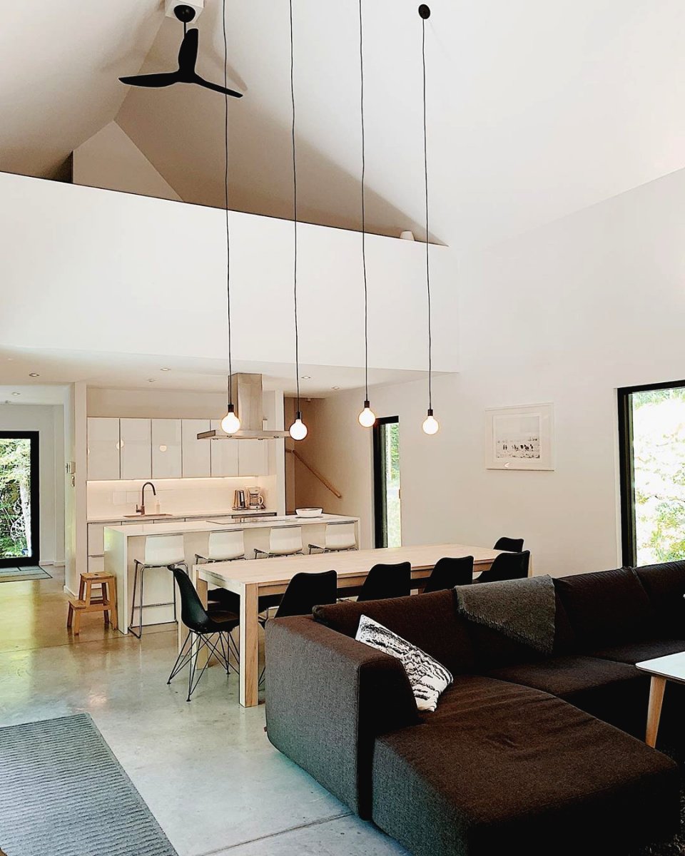 Каркасный дом с необычной террасой - фото 13