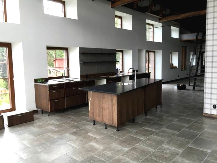 Необычный дом с видом на озеро - фото 41