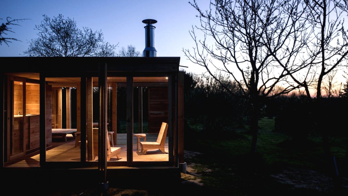 Маленький домик из дерева - фото 2