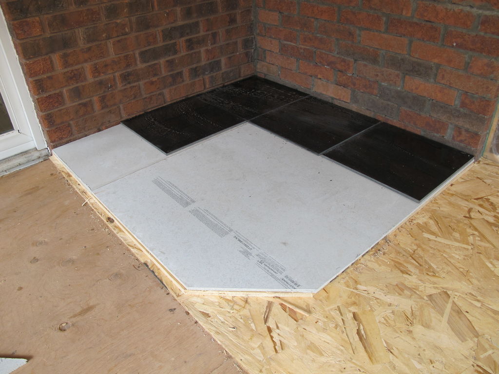 Закрытая солнечная веранда с дровяной печью - фото 21