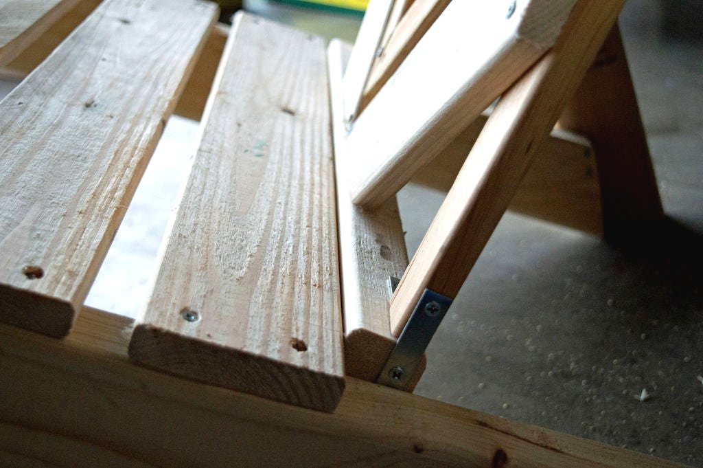 Оригинальное кресло из дерева - фото 17