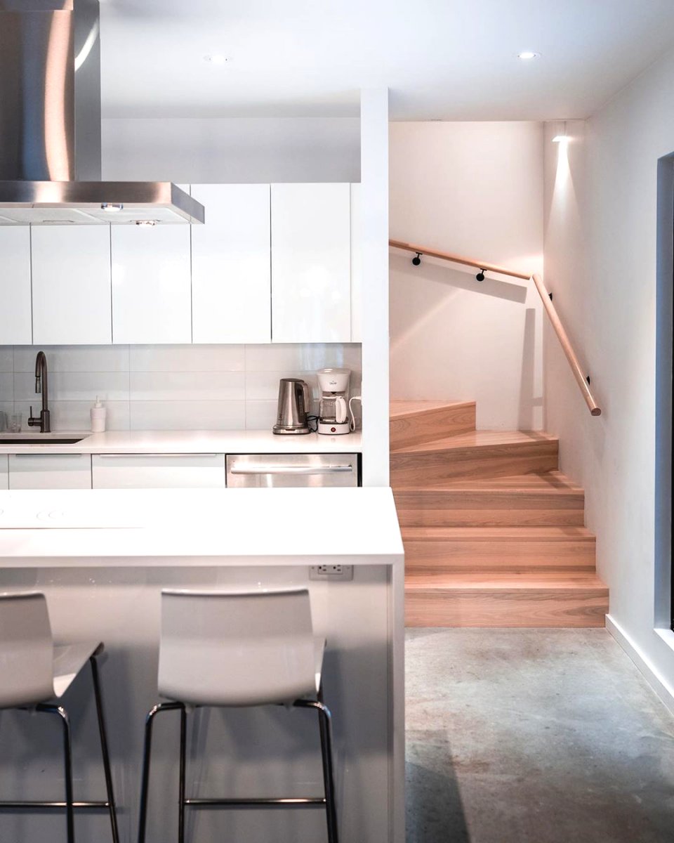 Каркасный дом с необычной террасой - фото 14