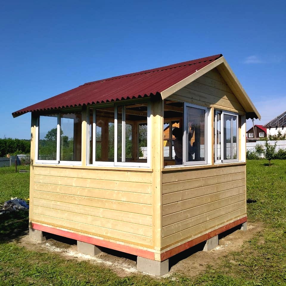 Закрытая деревянная беседка - фото 3