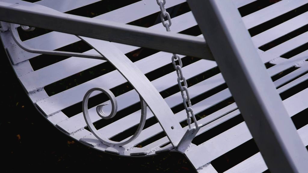 Садовые качели из железа - фото 8