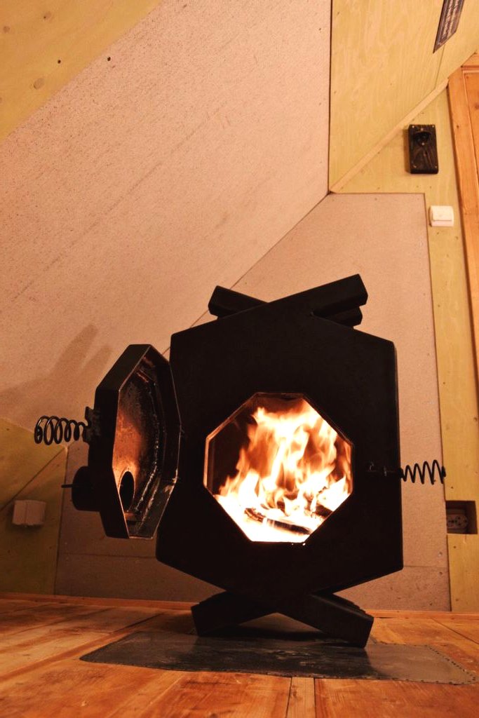Необычная дровяная печь - фото 3