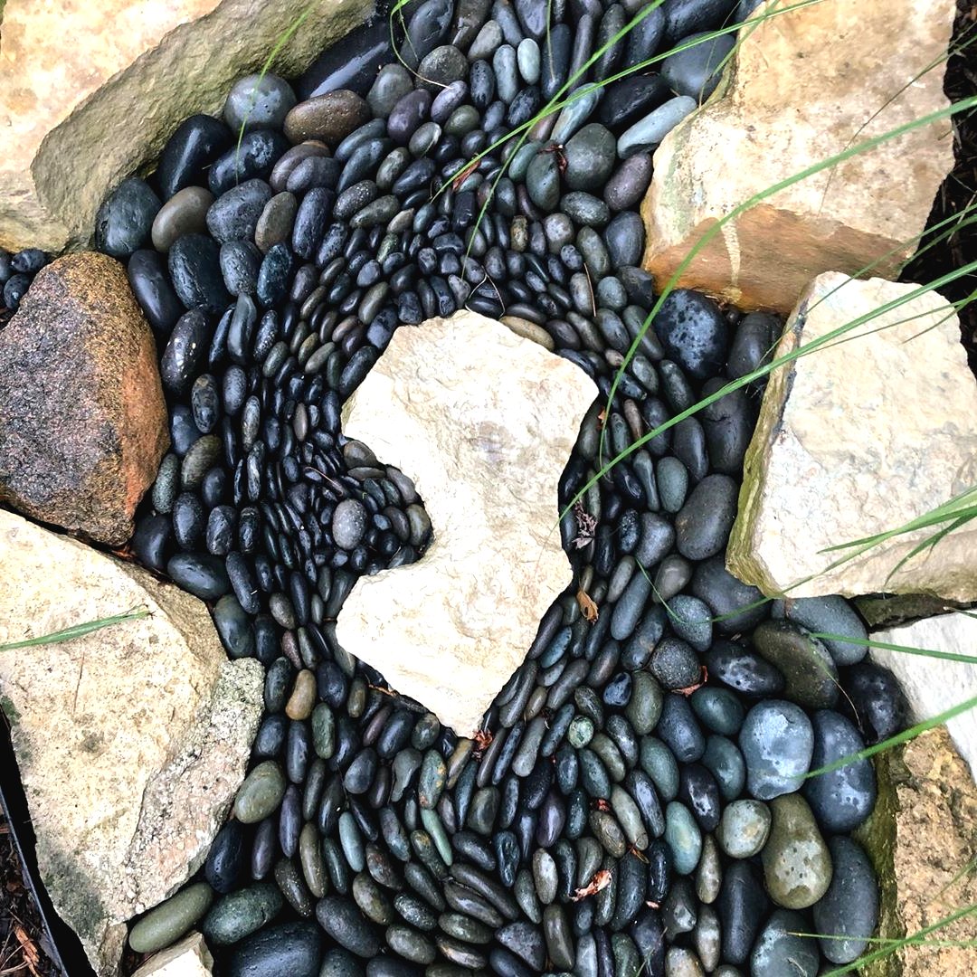 Оригинальное ограждение для клумбы - фото 5