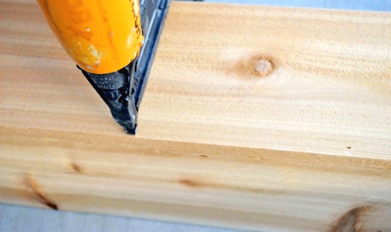 Интересные подоконные ящики для цветочных горшков. - фото 5