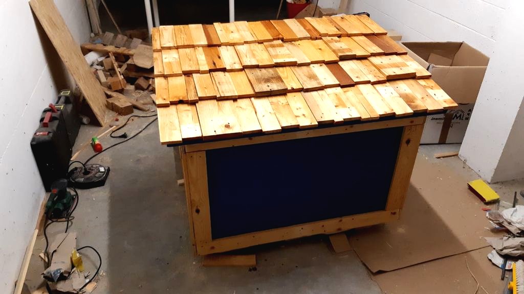 Будка из дерева - фото 22