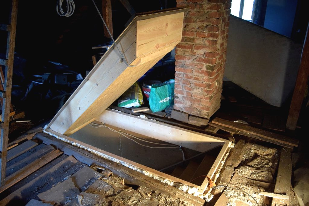 Как сделать утепленную дверь на чердак своими руками? - фото 8