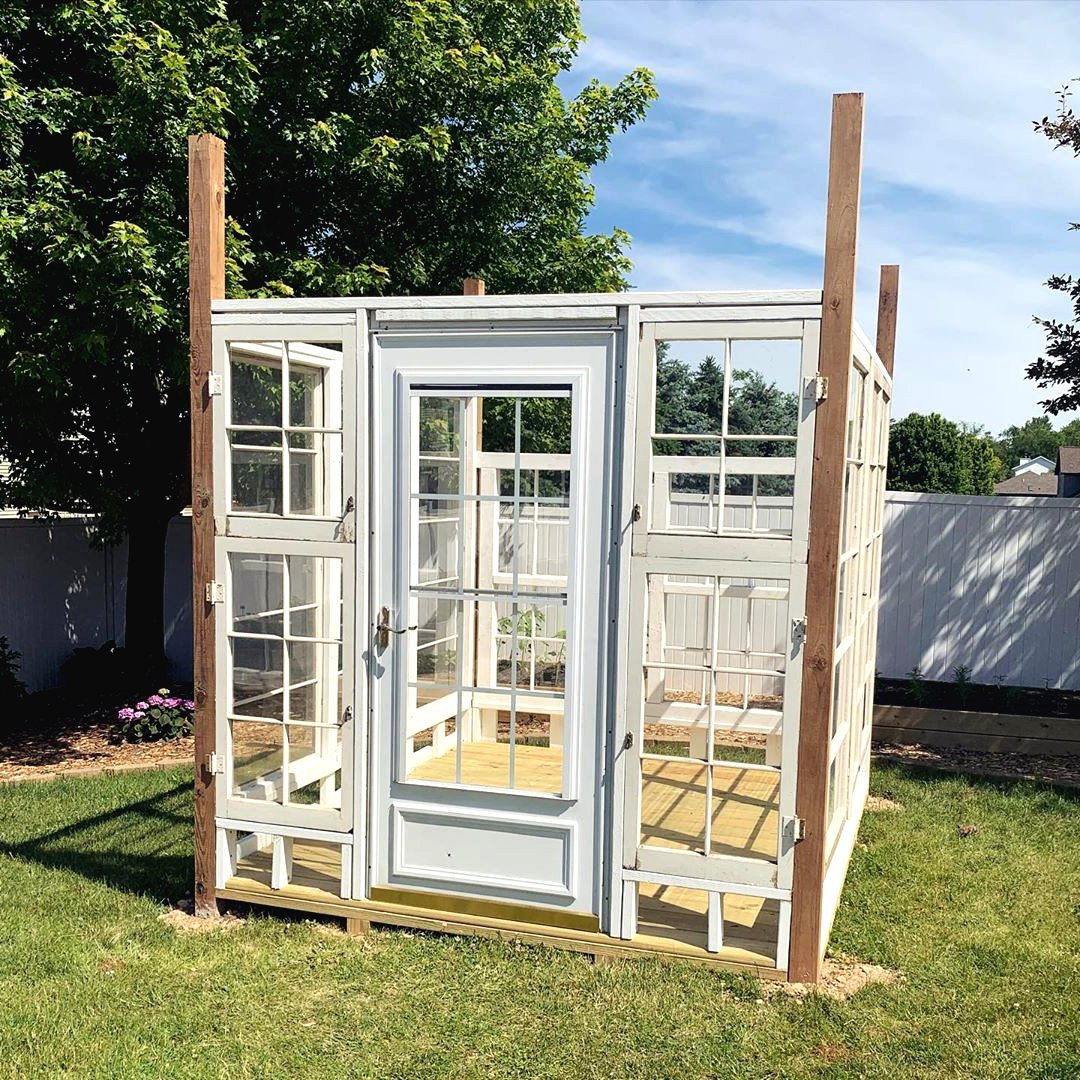 Оранжерея из старых деревянных окон - фото 2