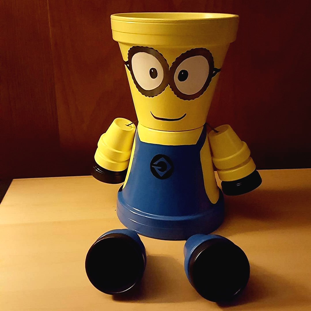 Необычные фигурки из цветочных горшков - фото 2