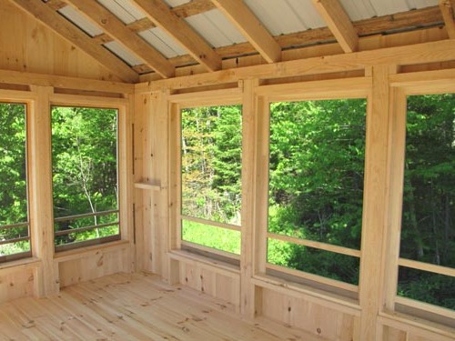 Интересная закрытая беседка - фото 6