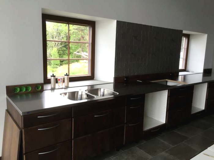 Необычный дом с видом на озеро - фото 39