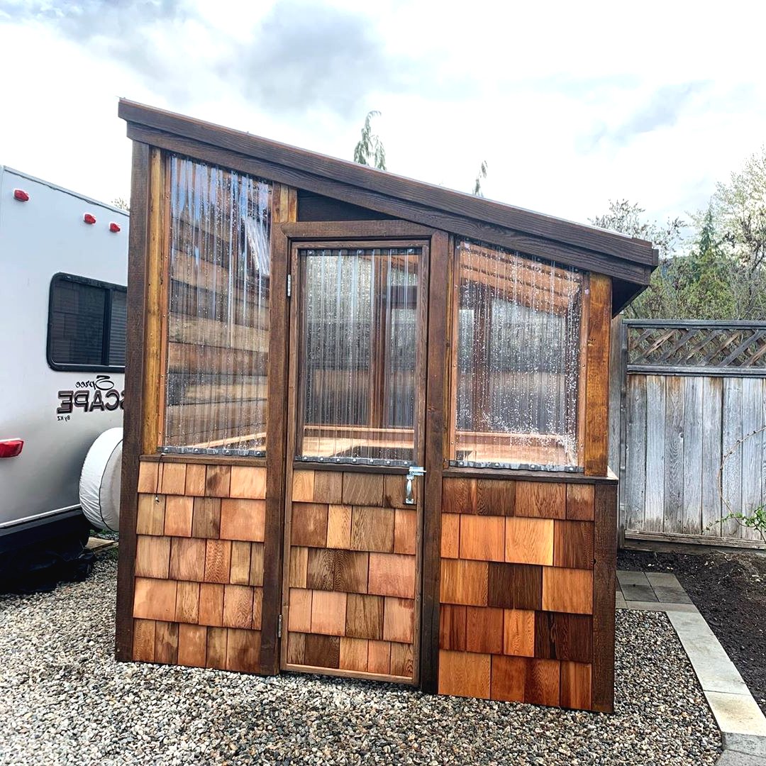 Как собрать небольшой парник из дерева - фото 13