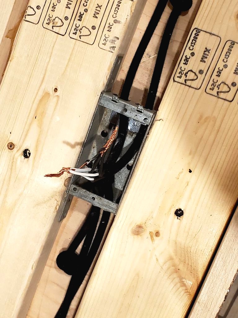 Лампа из винных бутылок - фото 16