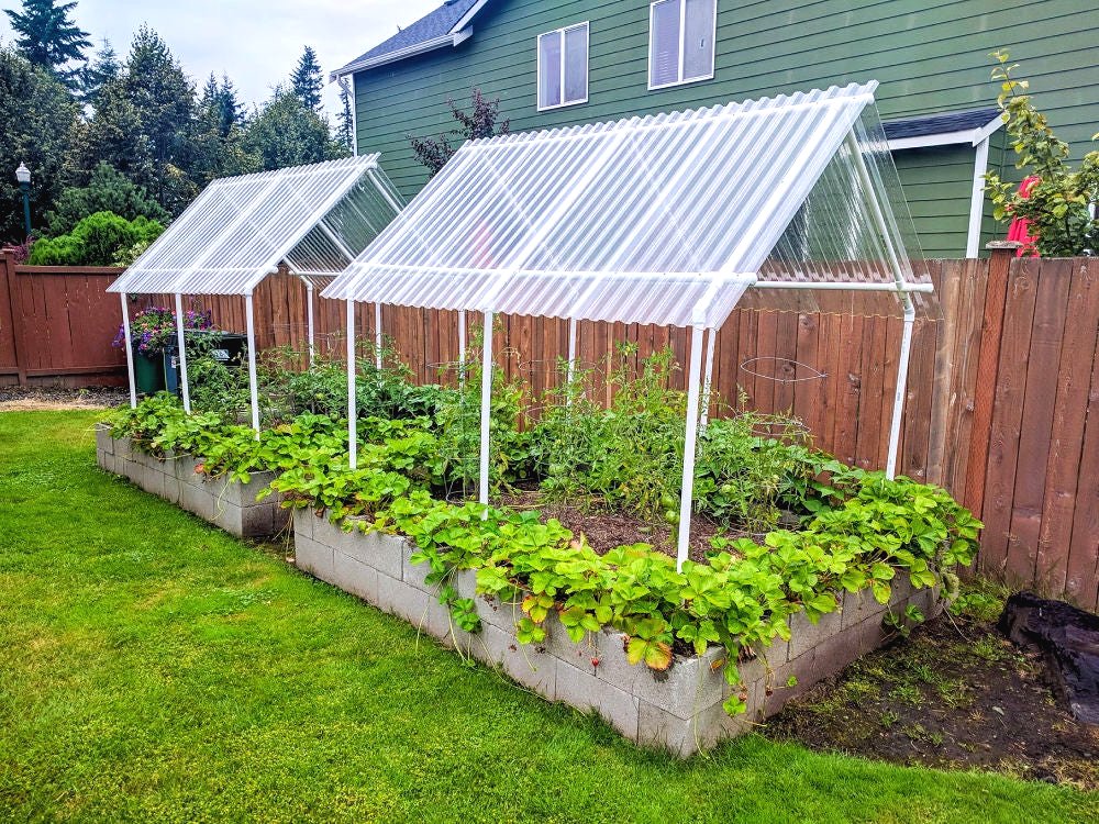 Интересные грядки из шлакоблоков - фото 12