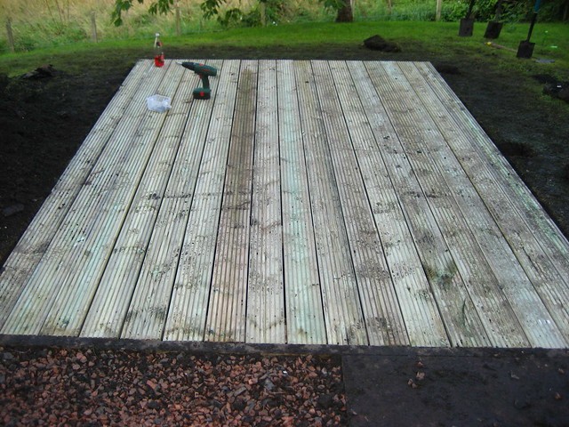 Необычная беседка из пластиковых бутылок - фото 6