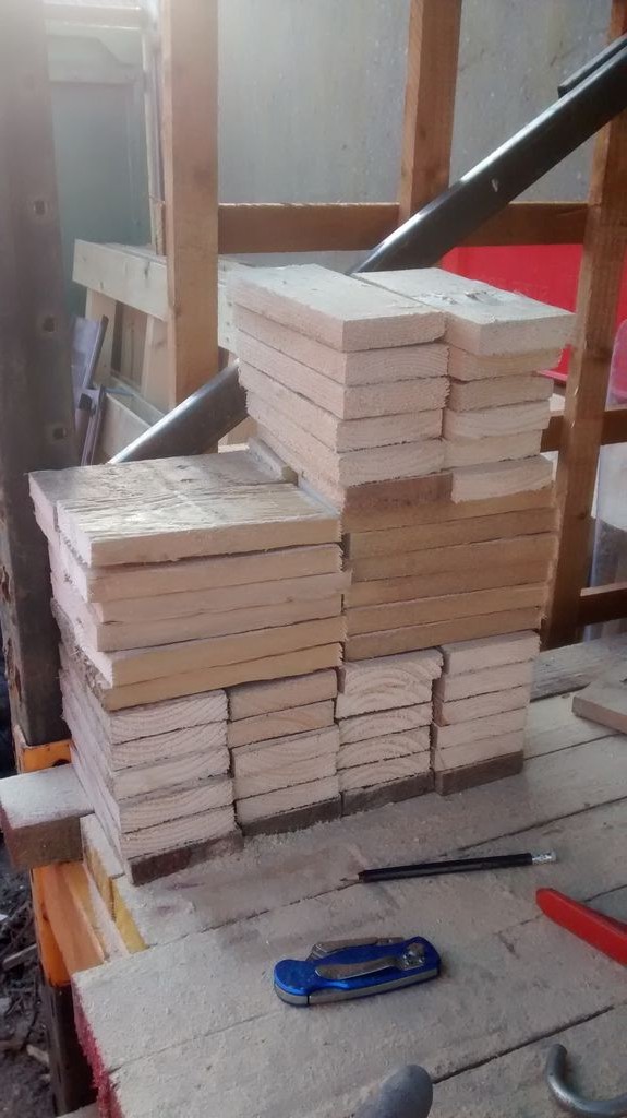 Вертикальный сад по форме улья - фото 3