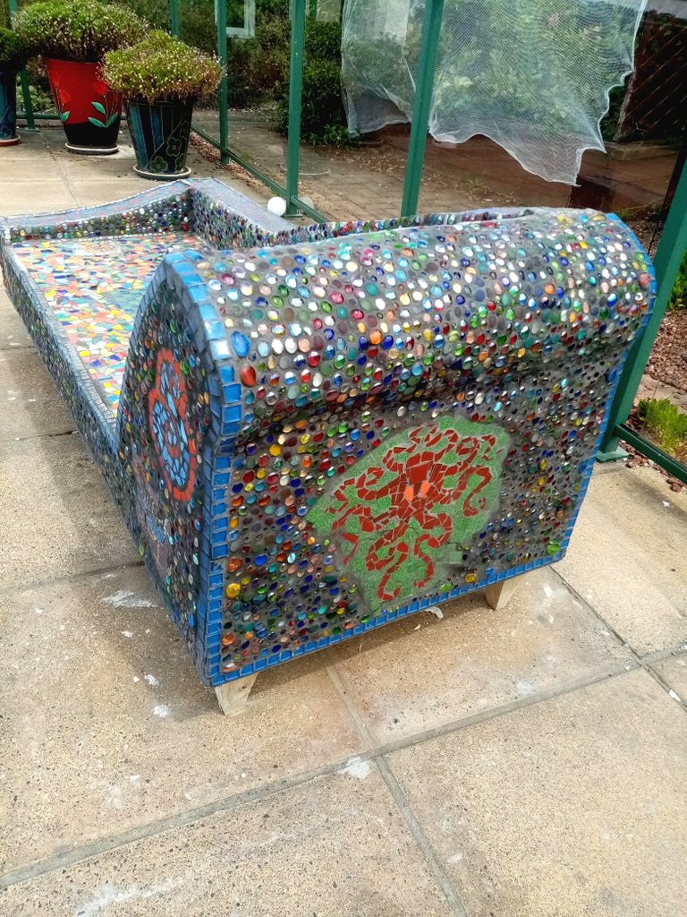 Диван из керамической плитки - фото 7