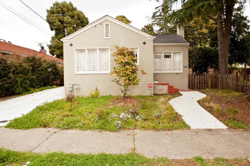 Преображение участка перед домом - фото 2