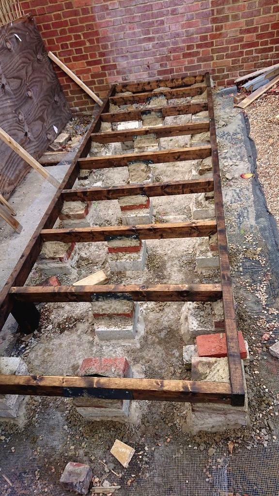 Современный сарай из дерева - фото 3