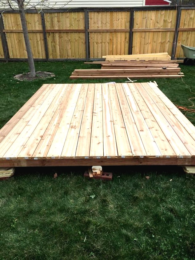 Садовая беседка из старых окон - фото 3