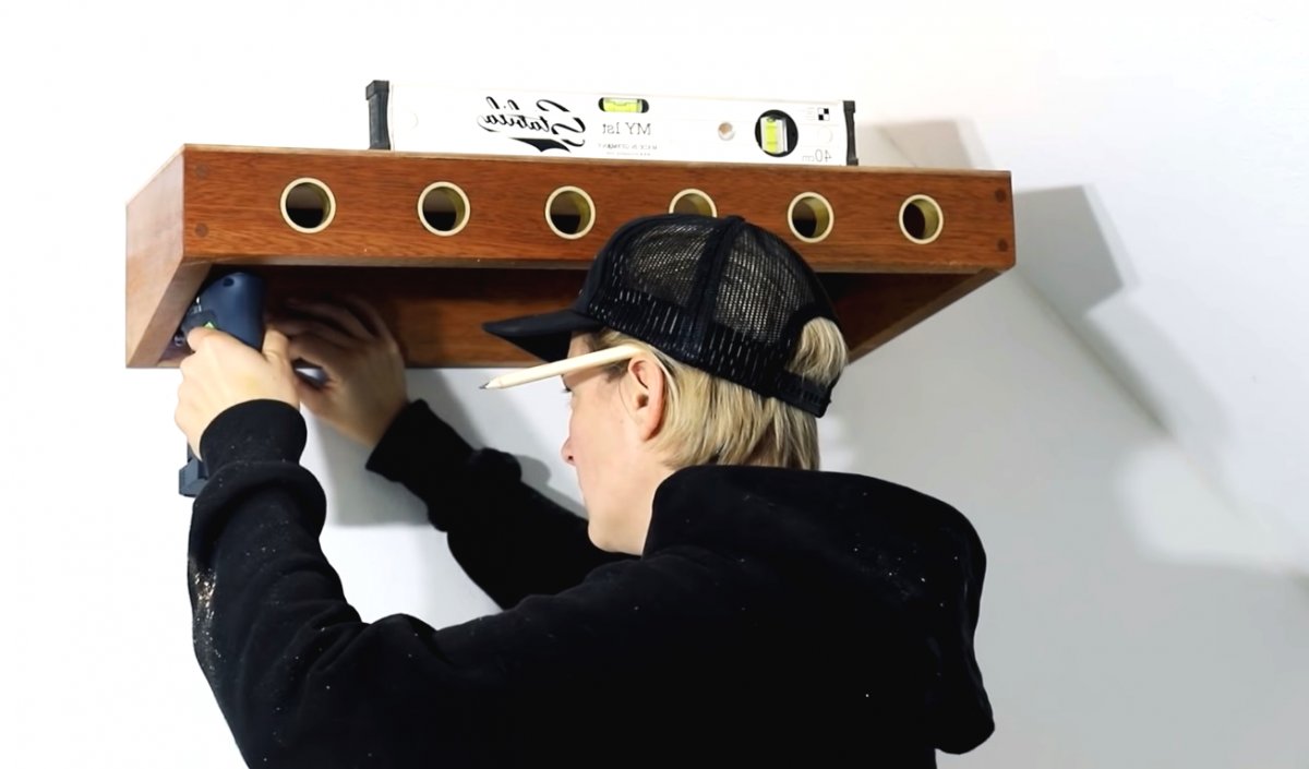 Необычная вешалка и полка для одежды - фото 9