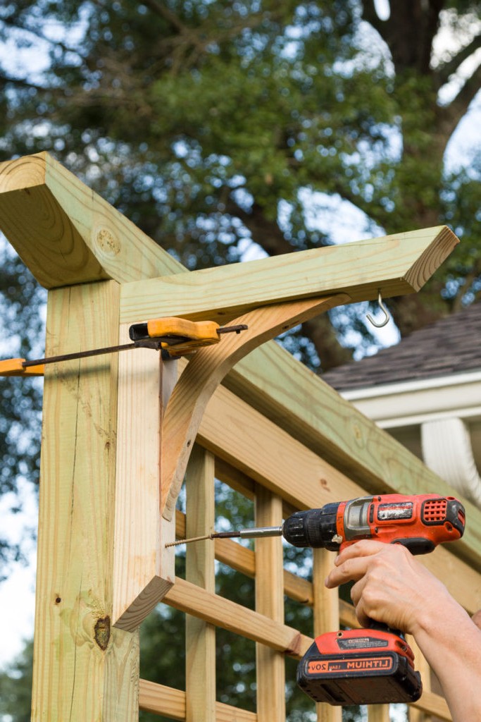 Необычный фонарь из дерева - фото 12