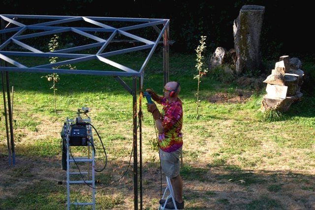 Пергола из железных профилей - фото 25