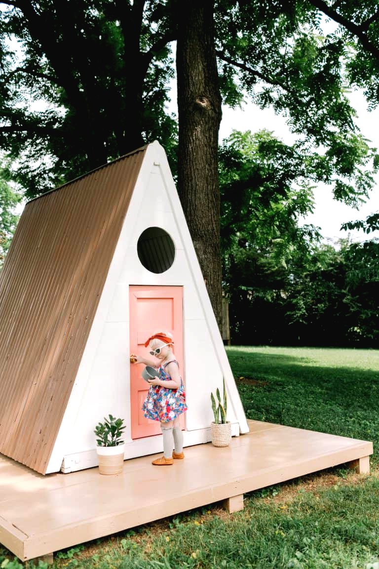 Детский треугольный игровой домик - фото