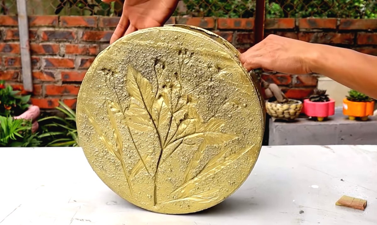 Интересный цветочный горшок из цемента - фото 2