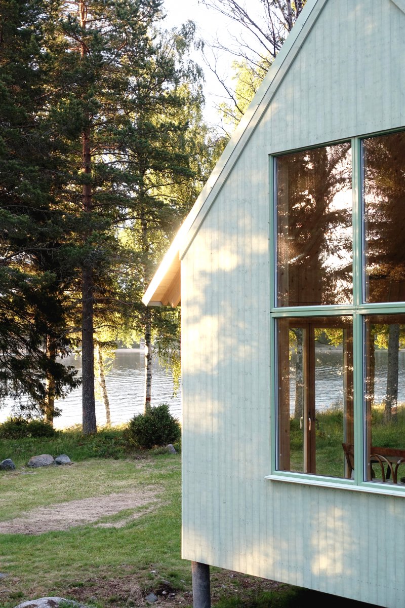 Деревянный дом у озера - фото 14