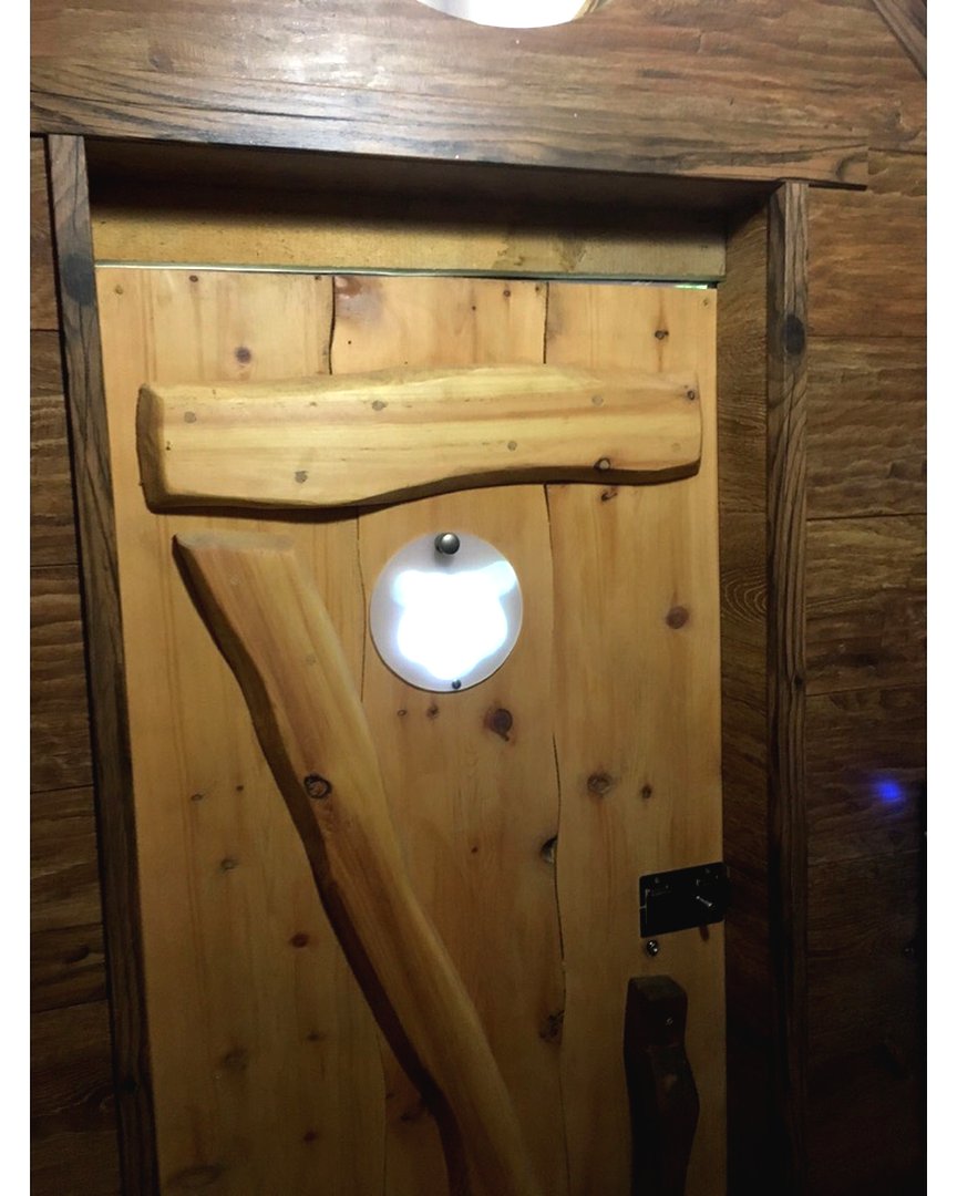 Оригинальный уличный туалет - фото 6