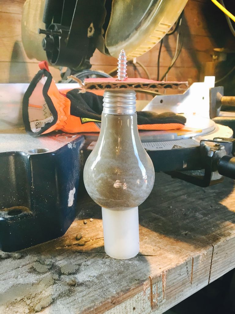 Необычная вешалка из бетонных лампочек - фото 10