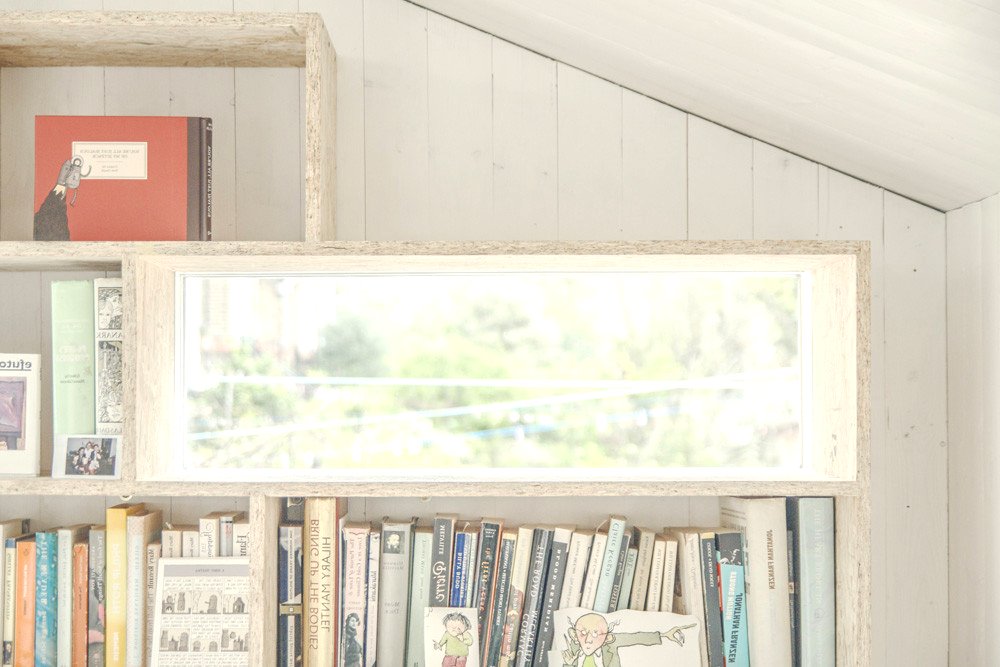 Небольшой домик из дерева для дачи - фото 11