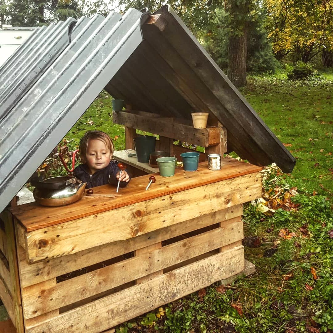 Какой может быть детская площадка на даче? - фото 6